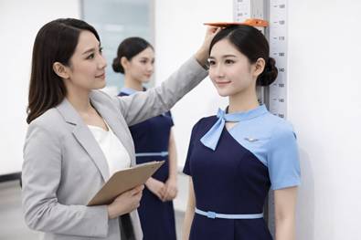 Tinggi Badan Minimal Sekolah Pramugari Perempuan & Laki-Laki